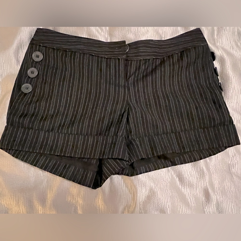BCBG pinstriped short shorts with pockets